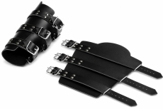 Schwarze Leder-Armschienen aus kräftigem Echtleder mit anatomischem Zuschnitt und 3 verstellbaren Lederriemen. Handarbeit aus Deutschland.