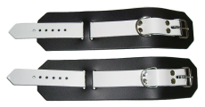 schwarz-weisse Premium Echtleder-Fußfesseln mit D-Ring & Doppelkarabiner von LWPH aus Deutschland