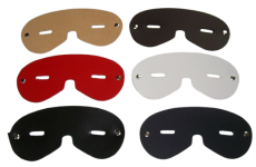 Die Echtleder-Masken mit Sehschlitz in schwarz, weiß, rot, dunkelblau, dunkelbraun und natur