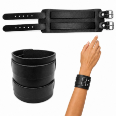 Schwarzes Echtleder-Armband von LWPH mit zwei Lederriemen und Rollschnallen – geöffnet, geschlossen und am Handgelenk gezeigt.