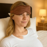 Fein. Elegant. Sinnlich erotische Momente in dunkelbraun