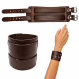 Dunkelbraunes Echtleder-Armband von LWPH mit zwei Lederriemen und Rollschnallen – geöffnet, geschlossen und am Handgelenk gezeigt.