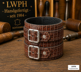 Braunes Premium-Echtleder-Armband von LWPH mit edler Krokodilleder-Prägung und zwei geprägten Lederriemen.